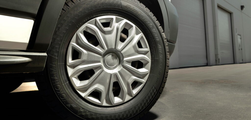 launched All by Technology Season Tire Yokohama BluEarth-Van International | RY61